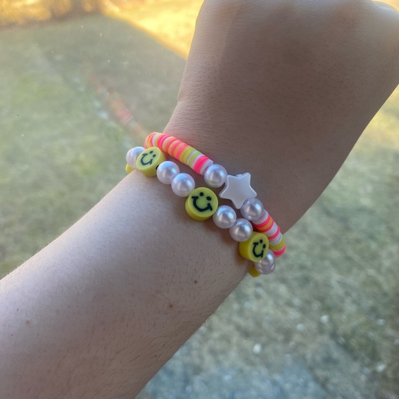 Colorful Beaded Bracelets Set - Picture 4 of 4